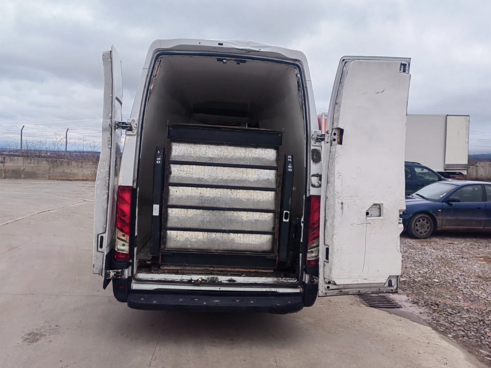 Iveco 35c15 | Mobile.bg � ����������� 8