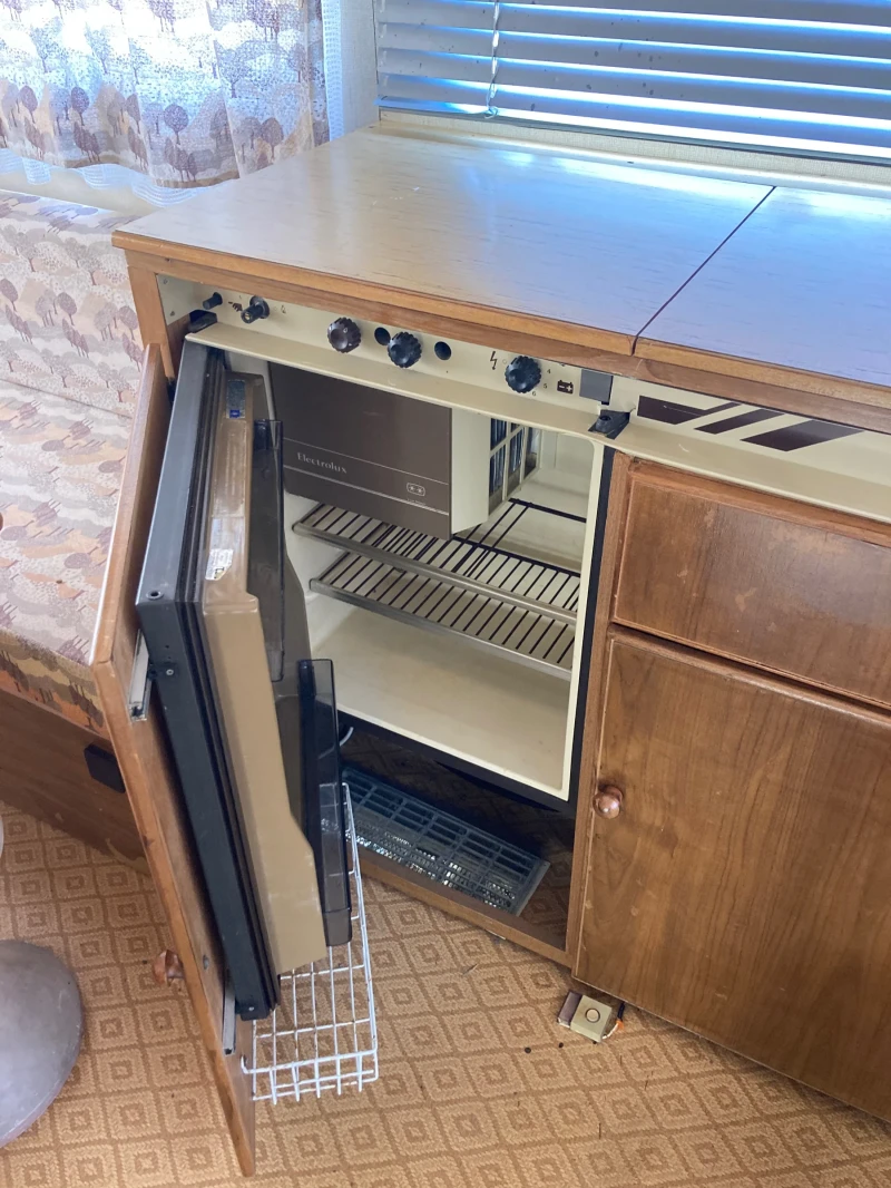 Каравана Adria Adria, снимка 7 - Каравани и кемпери - 51076385