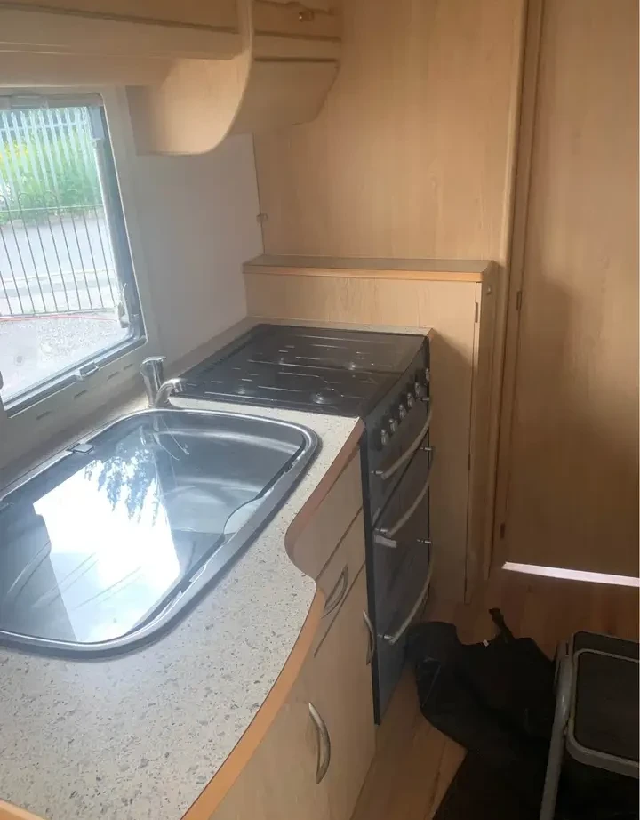 Каравана Coachmen Pastiche, снимка 6 - Каравани и кемпери - 56289656