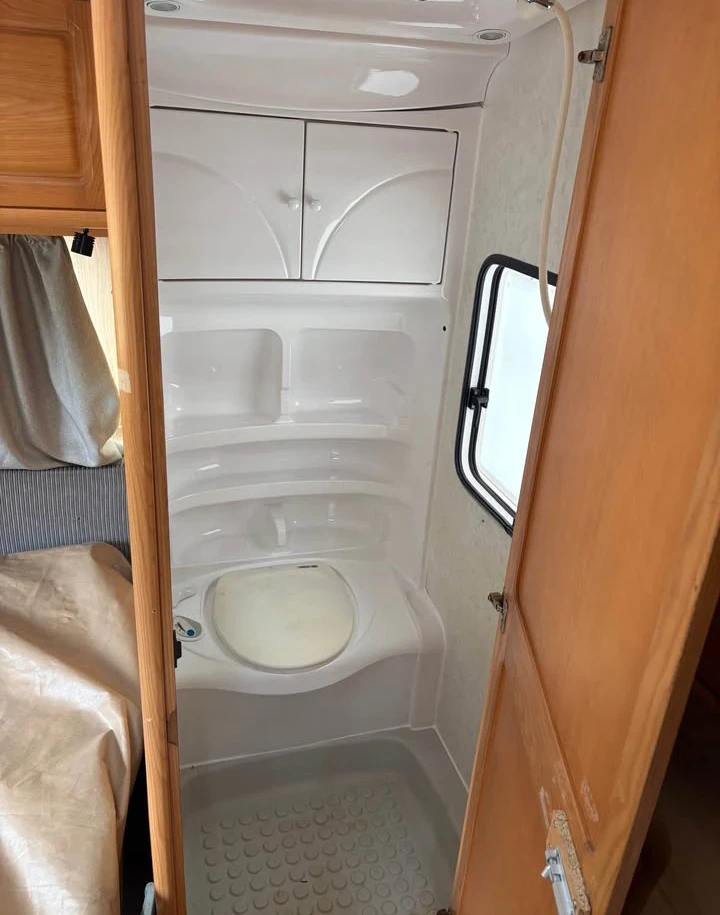 Каравана Coachmen Pastiche, снимка 9 - Каравани и кемпери - 56289656