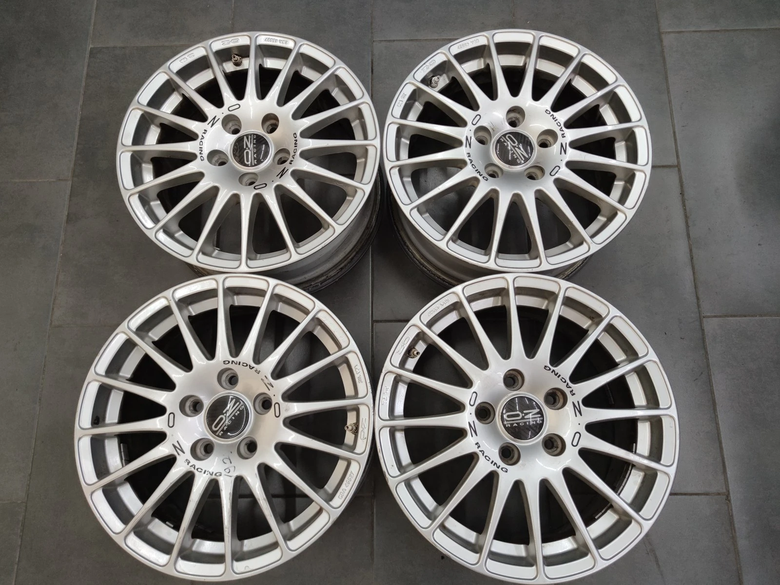 Джанти за Audi, снимка 3 - Гуми и джанти - 56716475