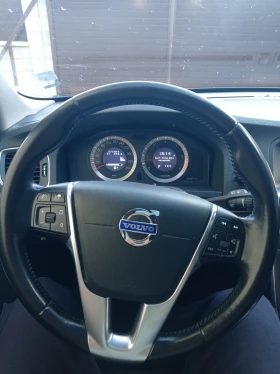 Volvo V60 Фул Екстри!Обслужена!, снимка 8