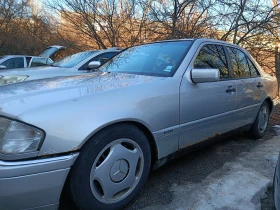 Mercedes-Benz C 180, снимка 11