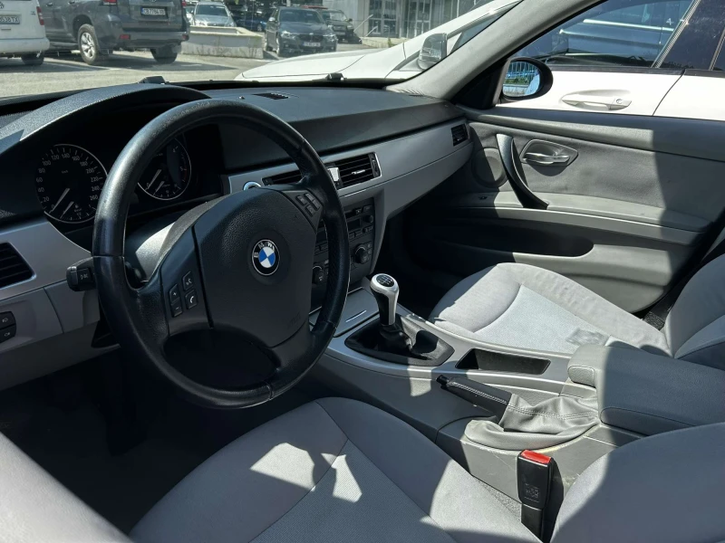 BMW 320, снимка 6 - Автомобили и джипове - 47410391