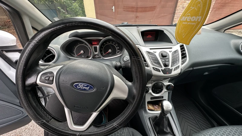 Ford Fiesta, снимка 3 - Автомобили и джипове - 47426236