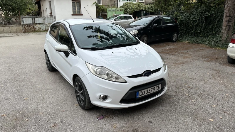 Ford Fiesta, снимка 1 - Автомобили и джипове - 47426236