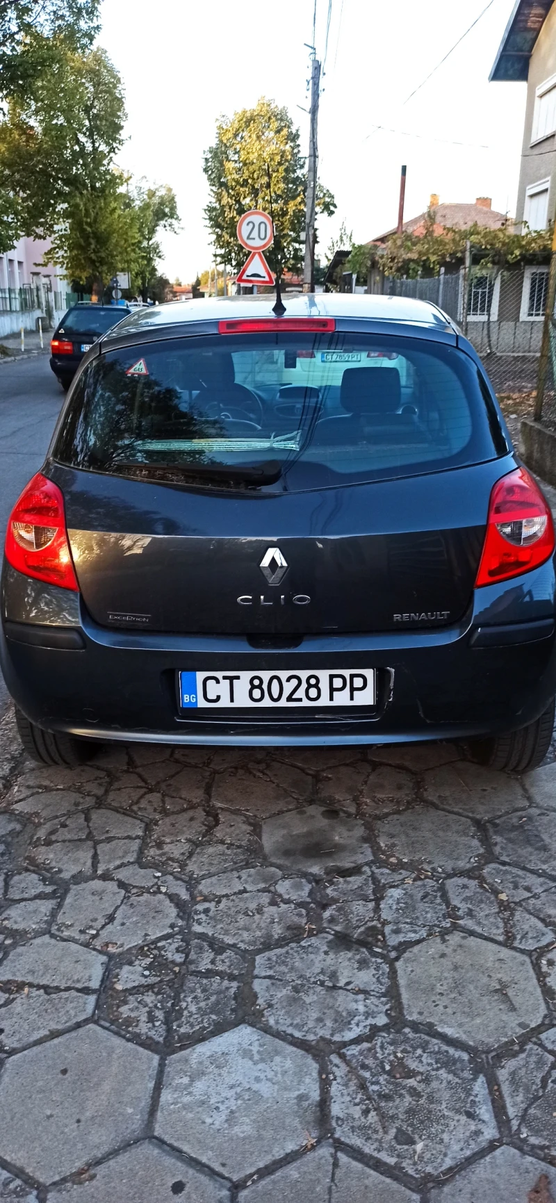 Renault Clio, снимка 9 - Автомобили и джипове - 48668228