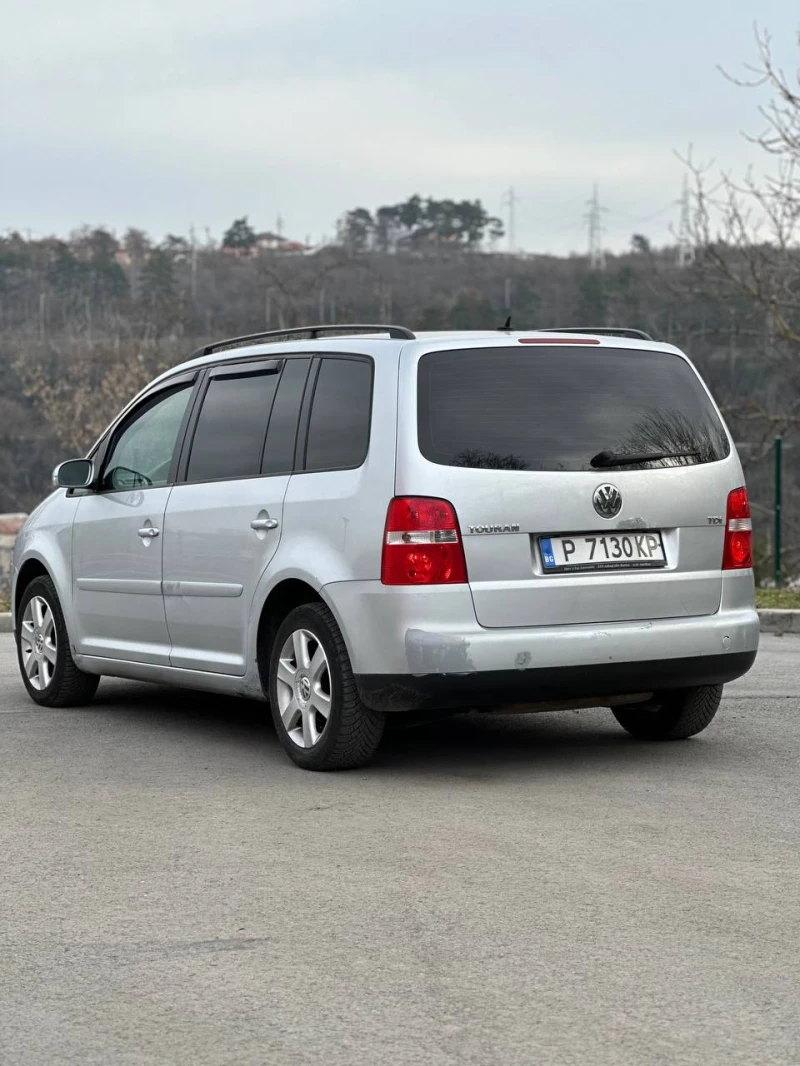 VW Touran, снимка 6 - Автомобили и джипове - 48975965