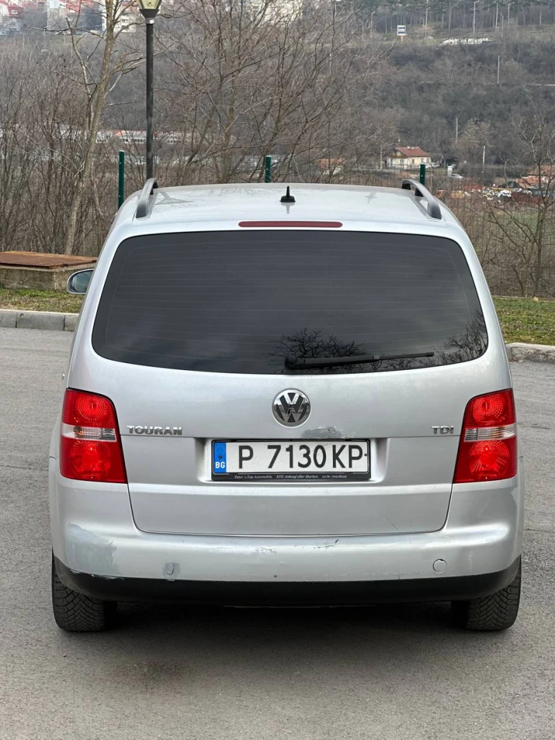 VW Touran, снимка 7 - Автомобили и джипове - 48975965