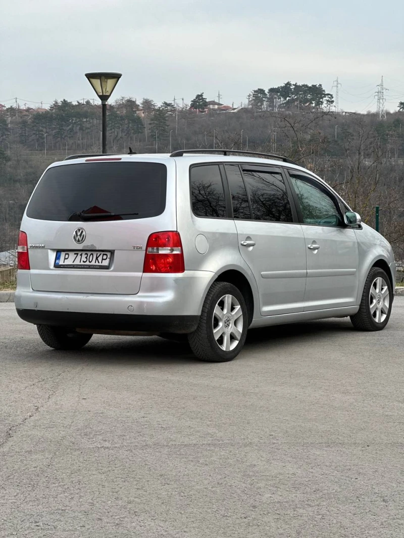 VW Touran, снимка 9 - Автомобили и джипове - 48975965