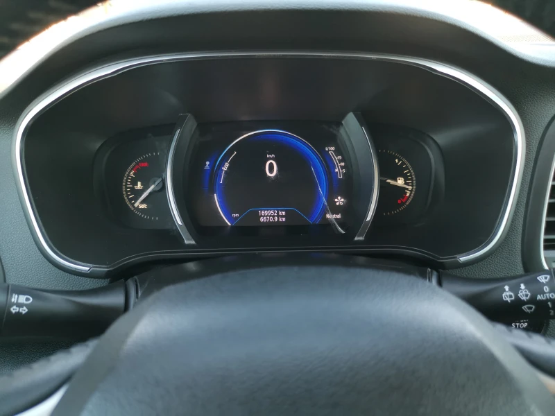 Renault Megane 1.5dCi E6B INTENS, снимка 16 - Автомобили и джипове - 51532723