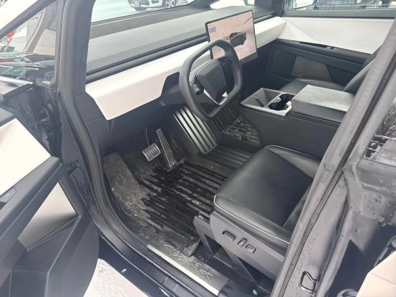 Tesla Cybertruck * AWD * CARFAX * БЕЗ ПЪРВОНАЧАЛНА ВНОСКА, снимка 5 - Автомобили и джипове - 53126831