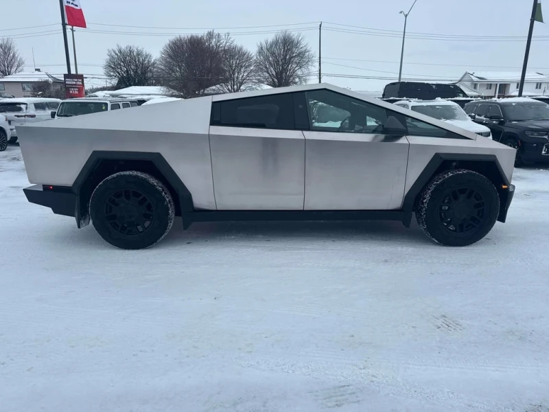 Tesla Cybertruck * AWD * CARFAX * БЕЗ ПЪРВОНАЧАЛНА ВНОСКА, снимка 3 - Автомобили и джипове - 53126831