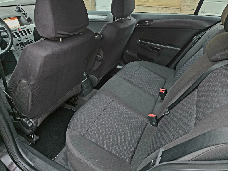 Opel Astra 1.7CDTI Германия Спорт Нави Клима Xenon , снимка 10 - Автомобили и джипове - 53298160
