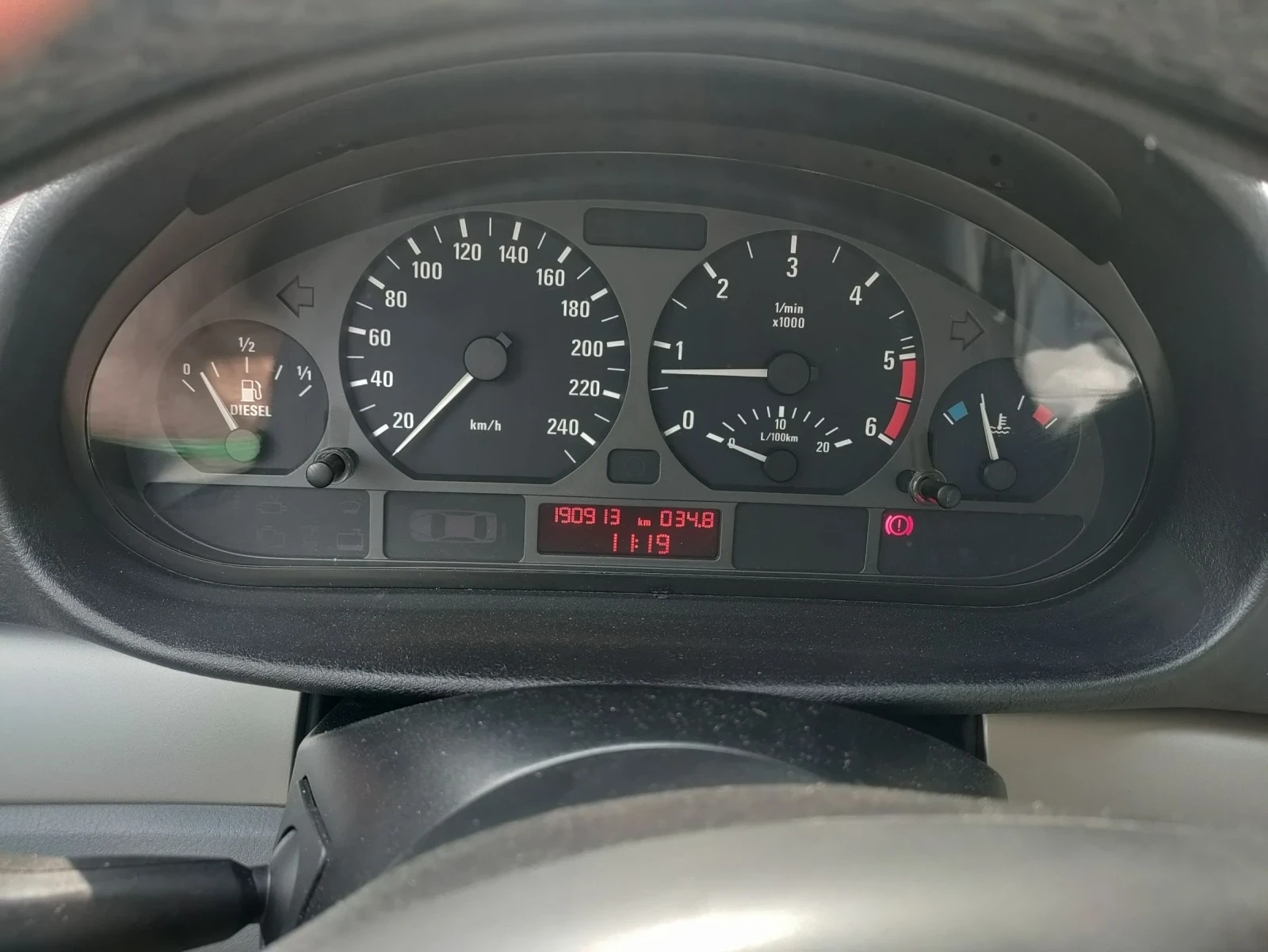BMW 330 XD 4?4 - изображение 10