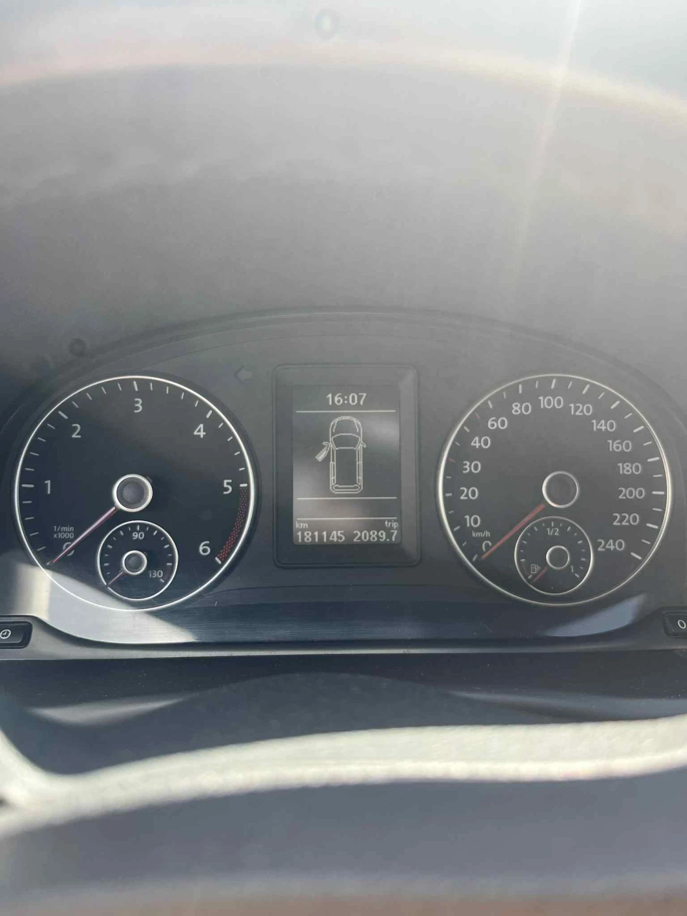 VW Touran 1, 6 ТДИ - изображение 6