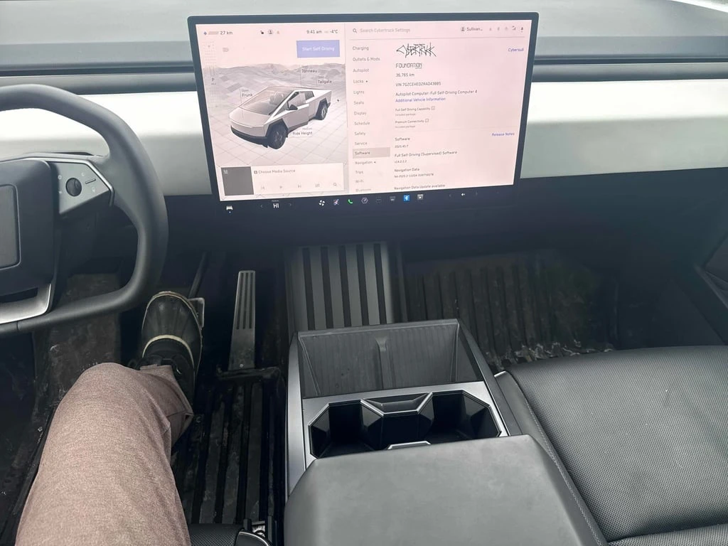 Tesla Cybertruck * AWD * CARFAX * БЕЗ ПЪРВОНАЧАЛНА ВНОСКА - изображение 9