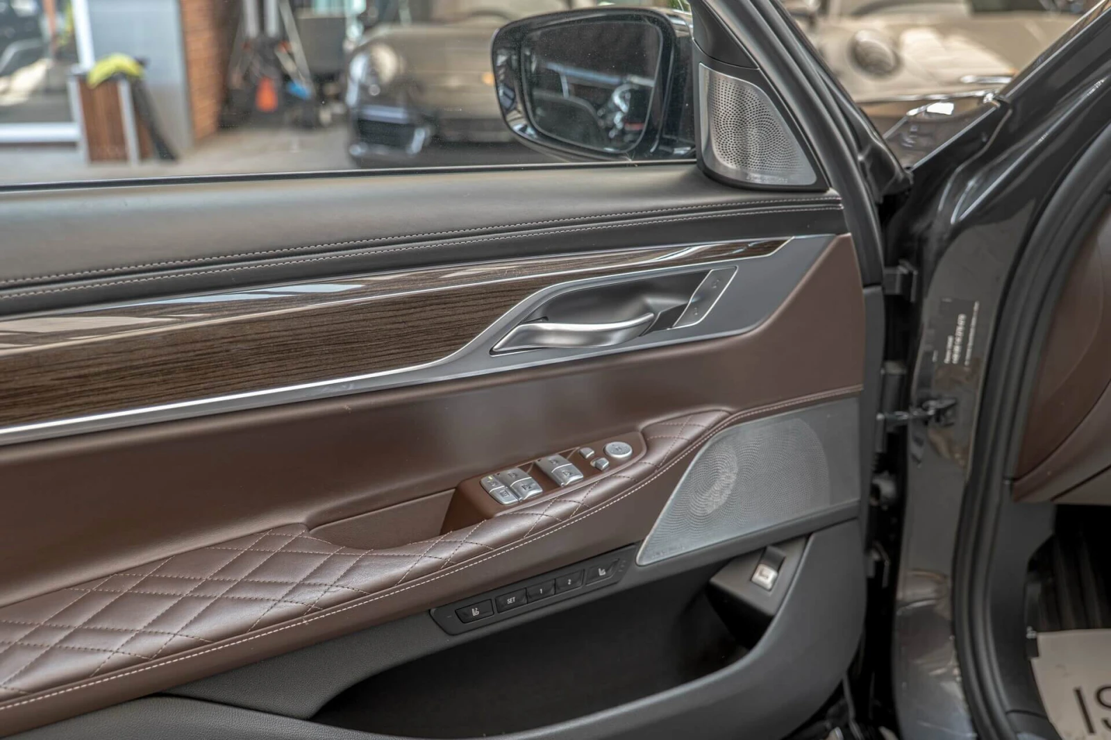 BMW 750 ХLD/RSE/HuD/Bower&Wilkins/Exclusive/СМЕНЕНИ ВЕРИГИ - изображение 8