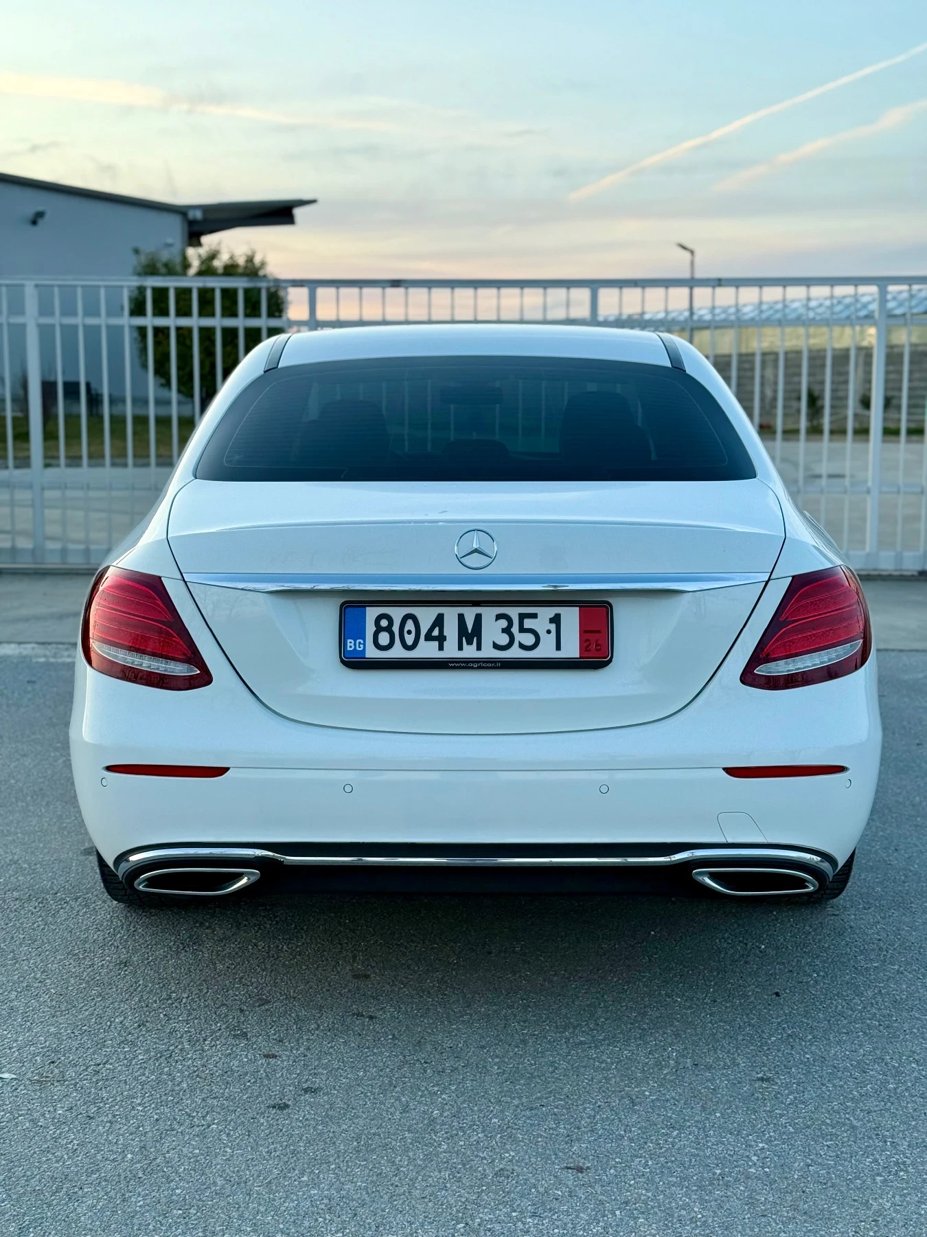 Mercedes-Benz E 220  194кс./ 9G/ BURMESTER/ EURO6B/ CAMERA/ ОТЛИЧЕН, снимка 5 - Автомобили и джипове - 53696665