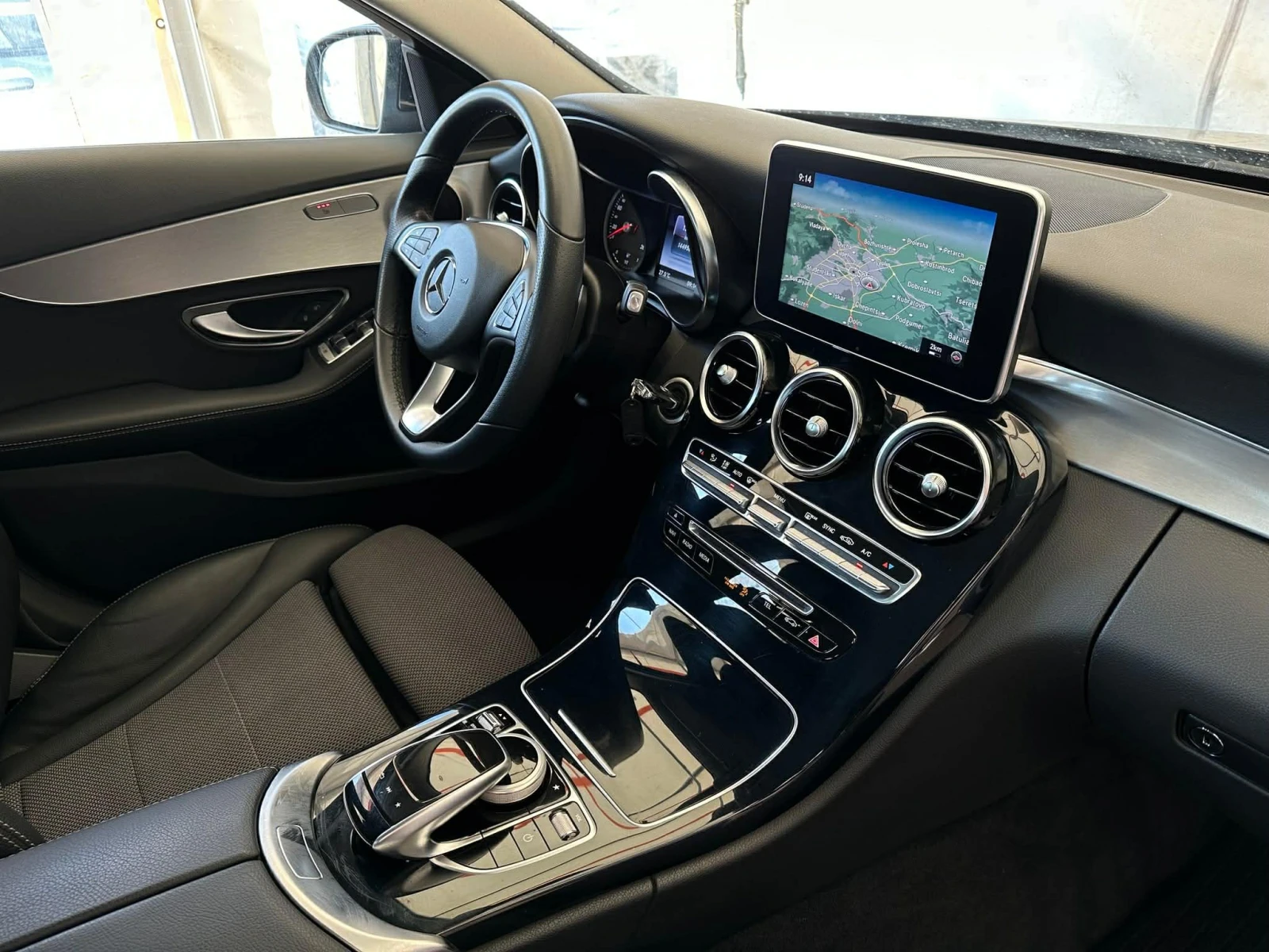 Mercedes-Benz C 220 4Matic Distronic 9G | Сервизна история, снимка 5 - Автомобили и джипове - 53818425