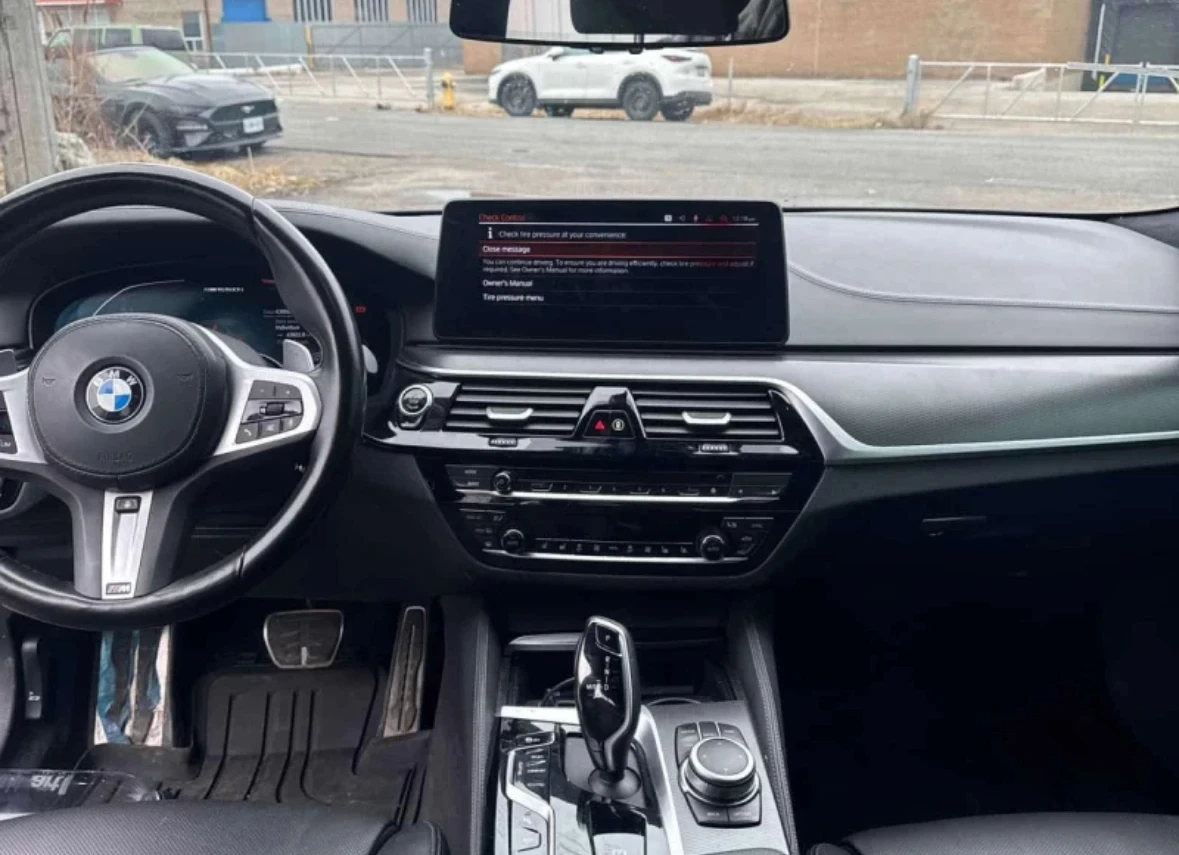 BMW 550 50i * M-PACK * CAR FAX * АВТО КРЕДИТ * ЦЕНА ДО БГ*, снимка 6 - Автомобили и джипове - 54056691