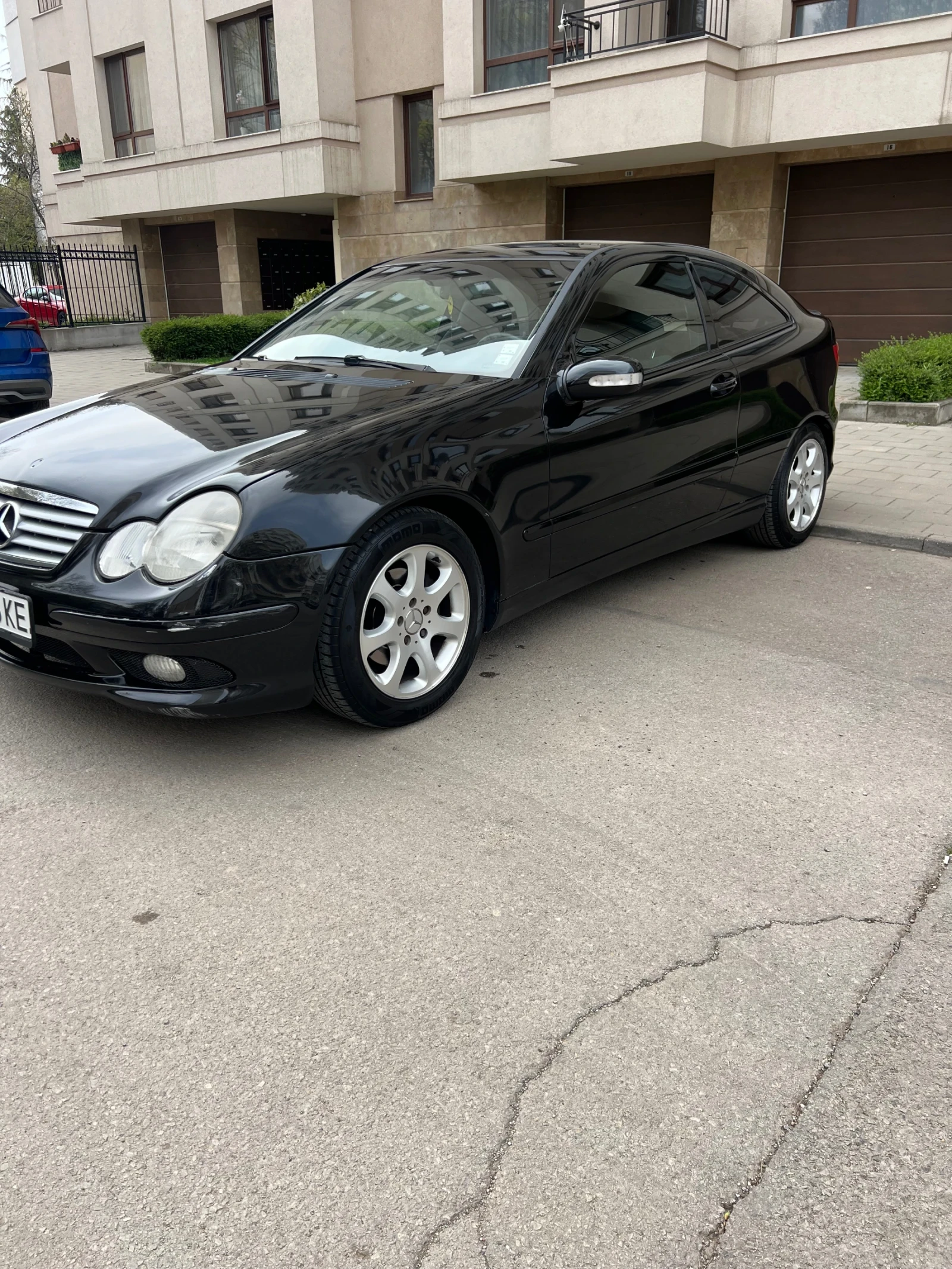 Mercedes-Benz C 220, снимка 2 - Автомобили и джипове - 54317868