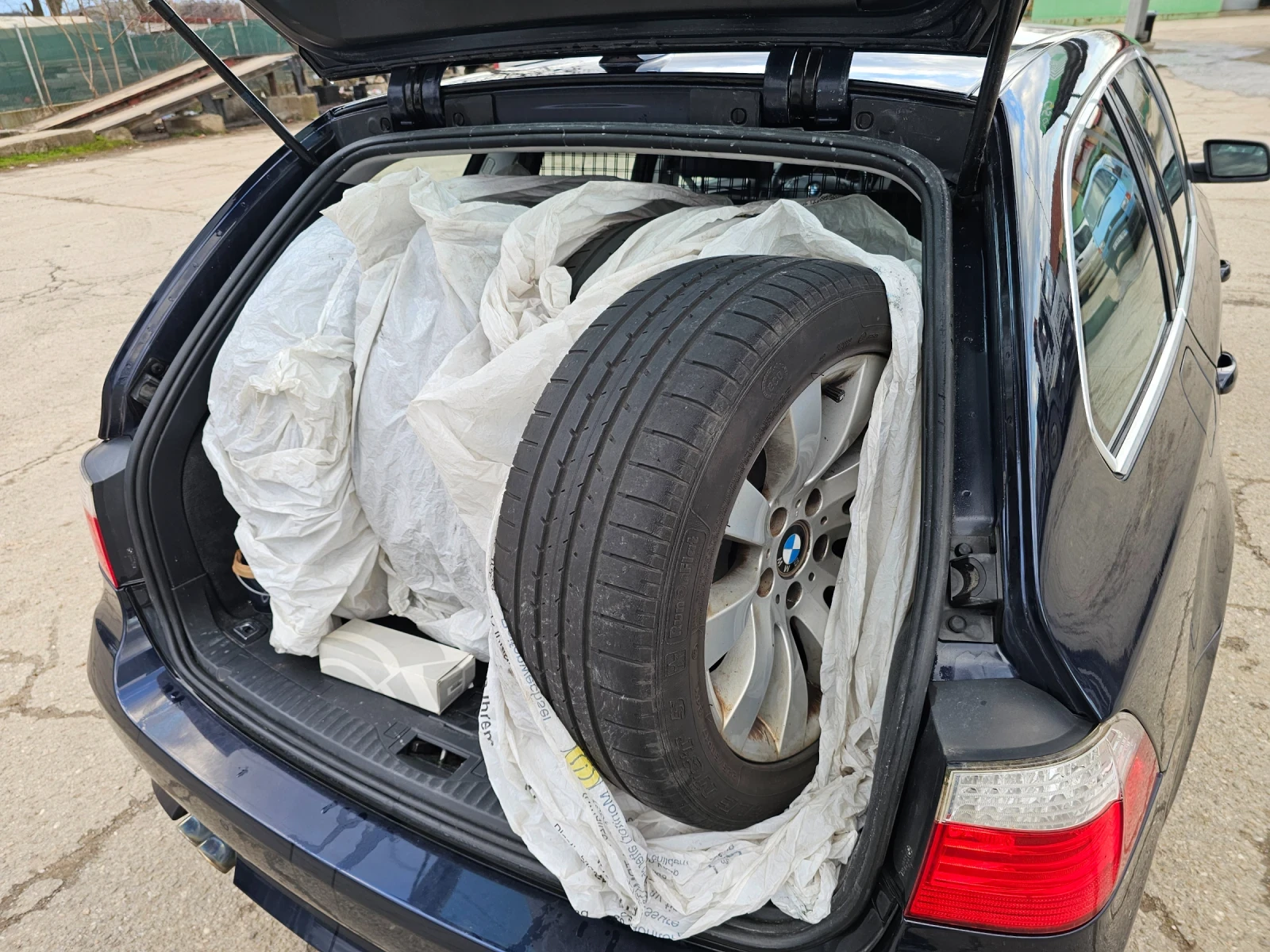 BMW 525 LCI 3.0 197HP , снимка 16 - Автомобили и джипове - 54334914