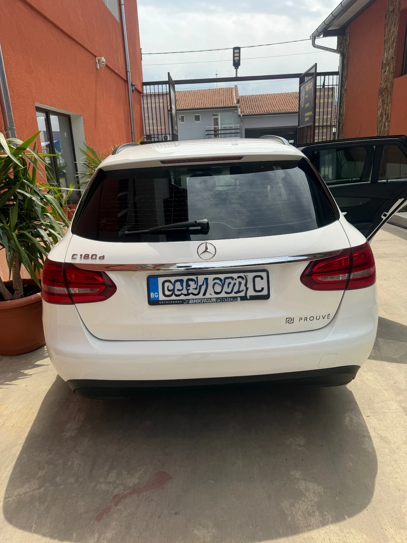 Mercedes-Benz C 180, снимка 4 - Автомобили и джипове - 54355775