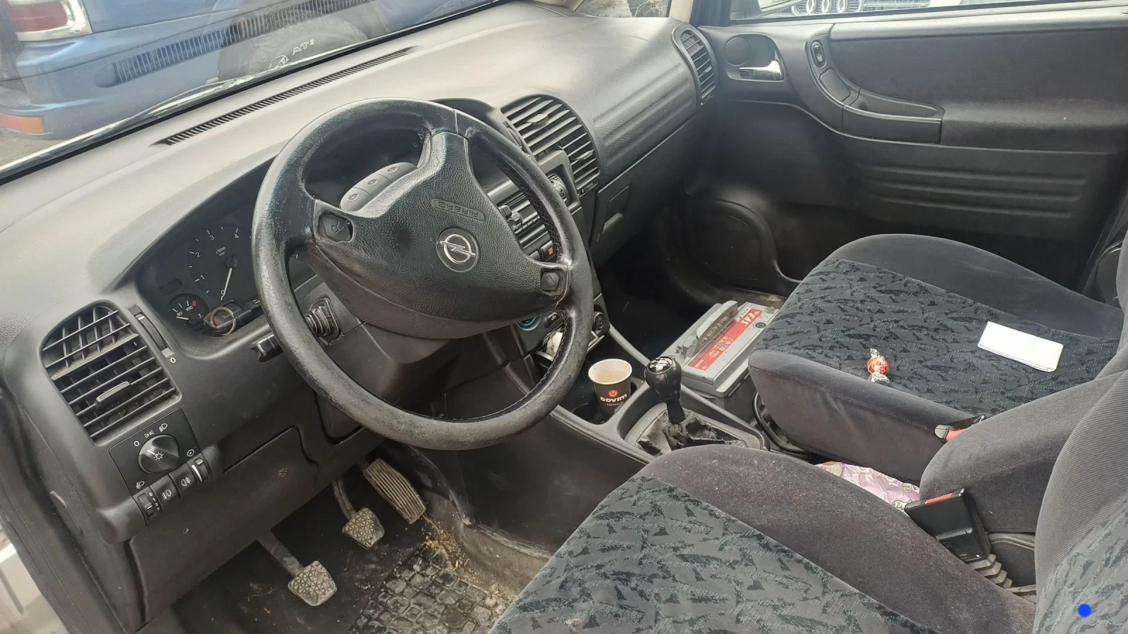 Opel Zafira 2.0DTI, снимка 4 - Автомобили и джипове - 54427386