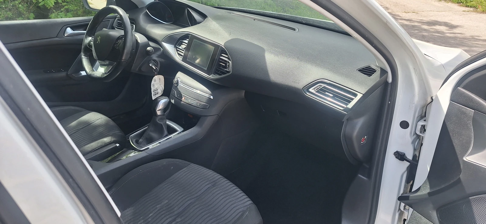 Peugeot 308 1.6hdi, снимка 10 - Автомобили и джипове - 54463623