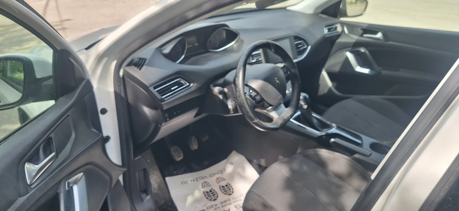 Peugeot 308 1.6hdi, снимка 12 - Автомобили и джипове - 54463623