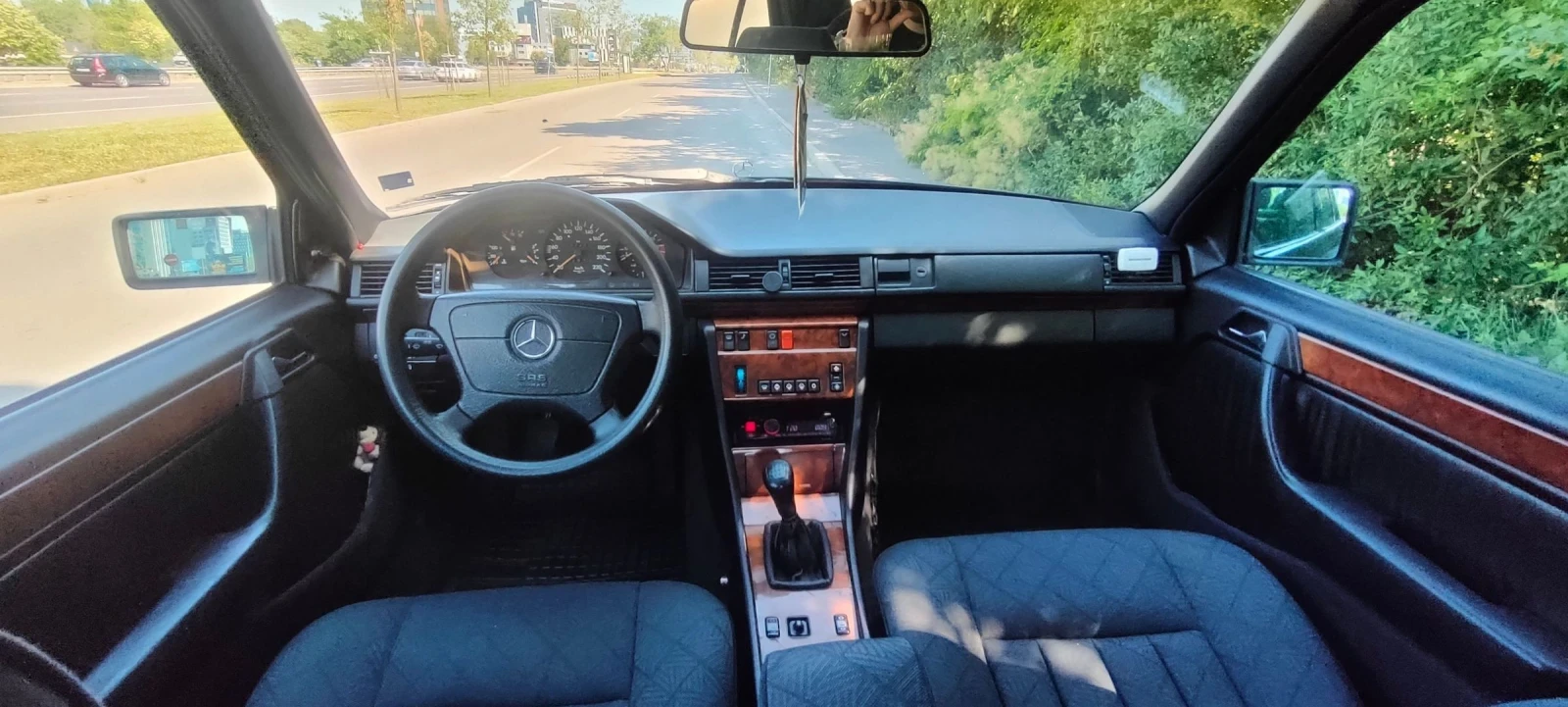 Mercedes-Benz 124 200E, снимка 5 - Автомобили и джипове - 55079671