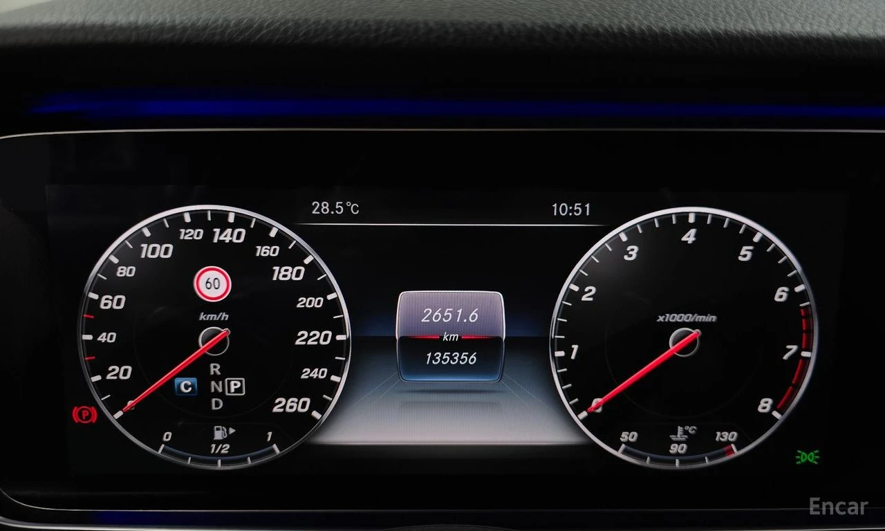 Mercedes-Benz E 300 4MATIC Avantgarde* DIGITAL* 360 CAM* ОБДУХВАНЕ* , снимка 6 - Автомобили и джипове - 55224072