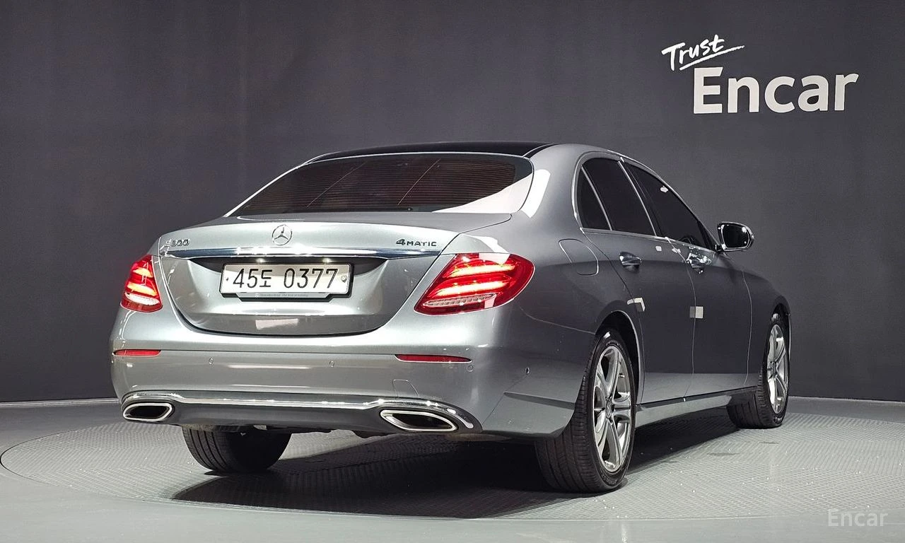 Mercedes-Benz E 300 4MATIC Avantgarde* DIGITAL* 360 CAM* ОБДУХВАНЕ* , снимка 3 - Автомобили и джипове - 55224072