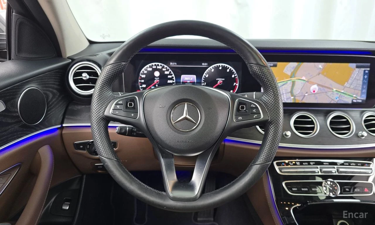 Mercedes-Benz E 300 4MATIC Avantgarde* DIGITAL* 360 CAM* ОБДУХВАНЕ* , снимка 8 - Автомобили и джипове - 55224072