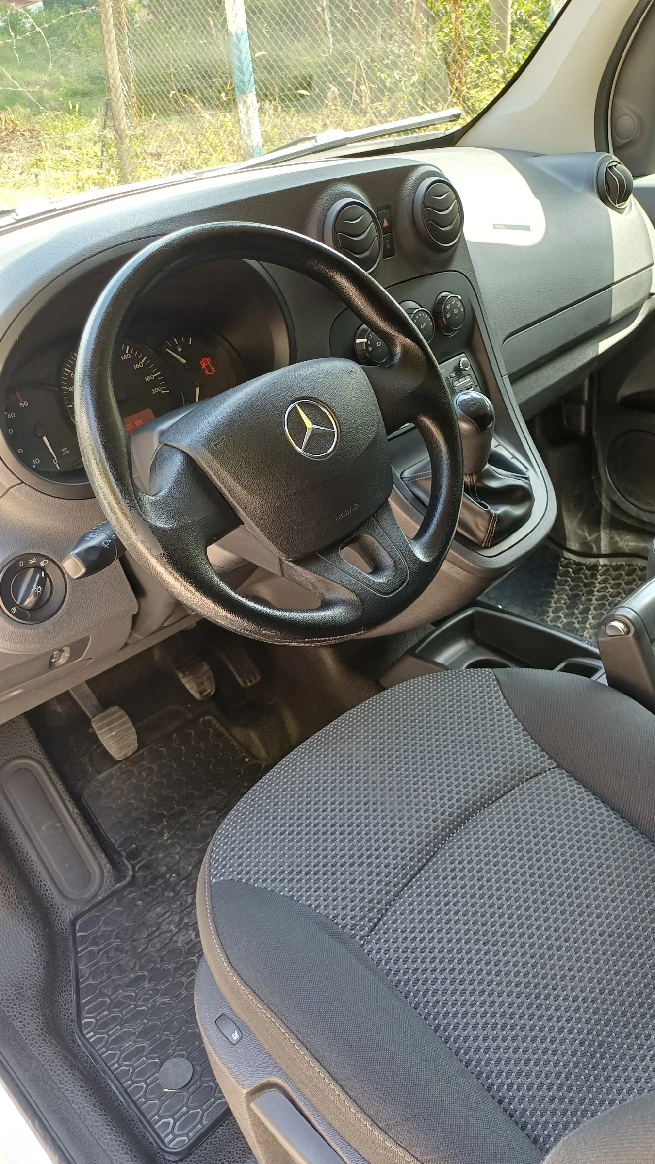 Mercedes-Benz Citan 1.5 cdi, снимка 13 - Автомобили и джипове - 55463443