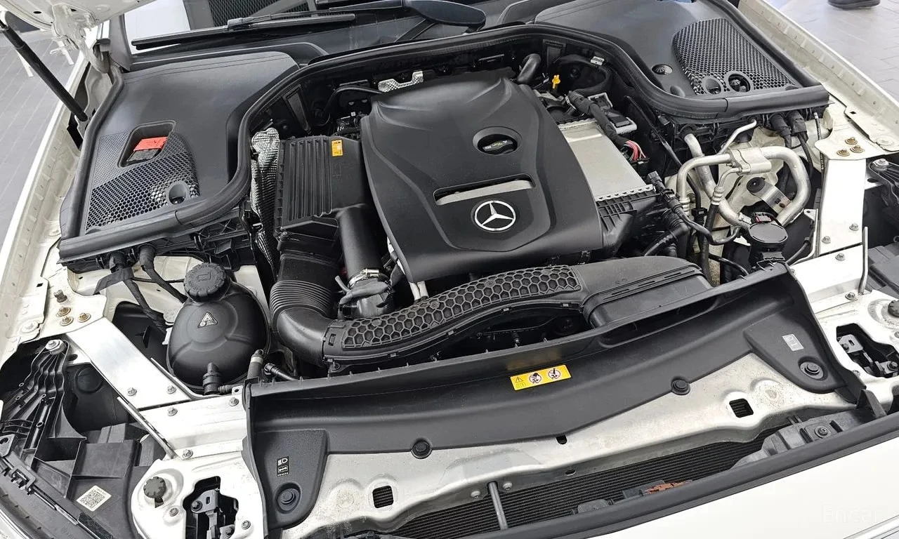 Mercedes-Benz E 300 4MATIC Avnatgarde * ОБДУХВАНЕ * BURMESTER* HEAD-UP, снимка 6 - Автомобили и джипове - 55886182