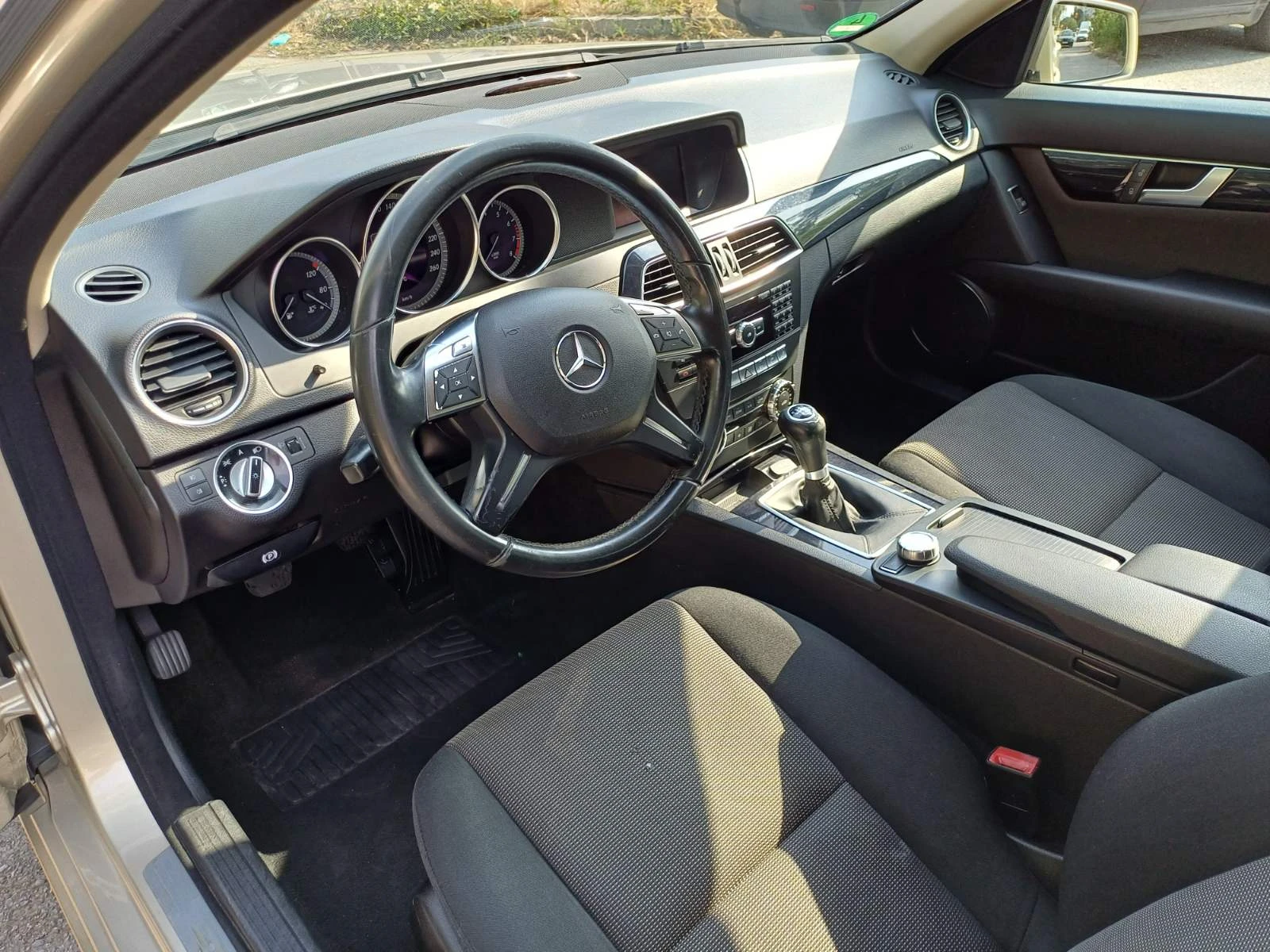 Mercedes-Benz C 180 Blue Efficiency, снимка 11 - Автомобили и джипове - 55910530