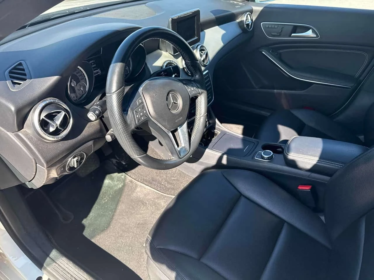 Mercedes-Benz CLA 250 * CARFAX * ОПЦИЯ ЗА ФИНАНСИРАНЕ, снимка 5 - Автомобили и джипове - 56227786