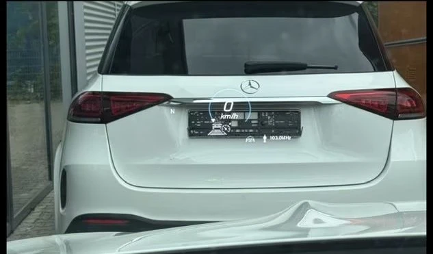 Mercedes-Benz GLE 350 d/HEAD-UP/PANO/CAM/AMBI/NAVI/AMG, снимка 10 - Автомобили и джипове - 55037751