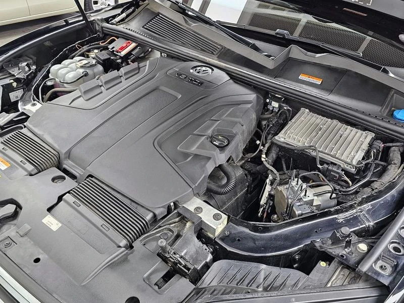 VW Touareg 3.0 Automatic, снимка 6 - Автомобили и джипове - 55730522