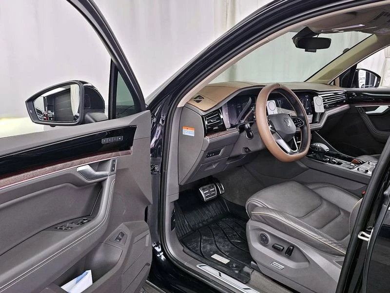VW Touareg 3.0 Automatic, снимка 10 - Автомобили и джипове - 55730522