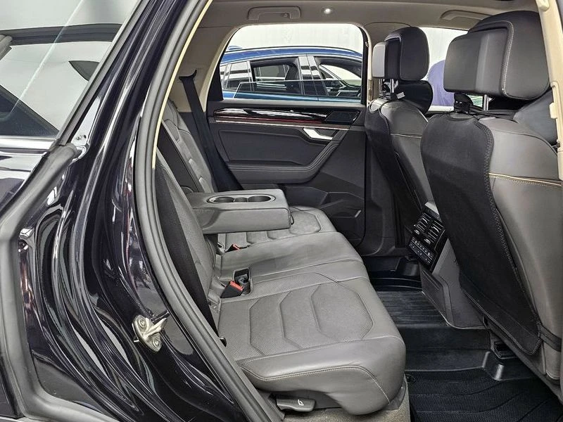VW Touareg 3.0 Automatic, снимка 12 - Автомобили и джипове - 55730522