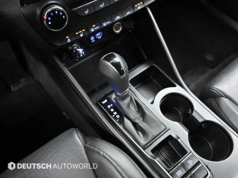 Hyundai Tucson 2.0 4WD STYLE SPECIAL, снимка 9 - Автомобили и джипове - 55733127