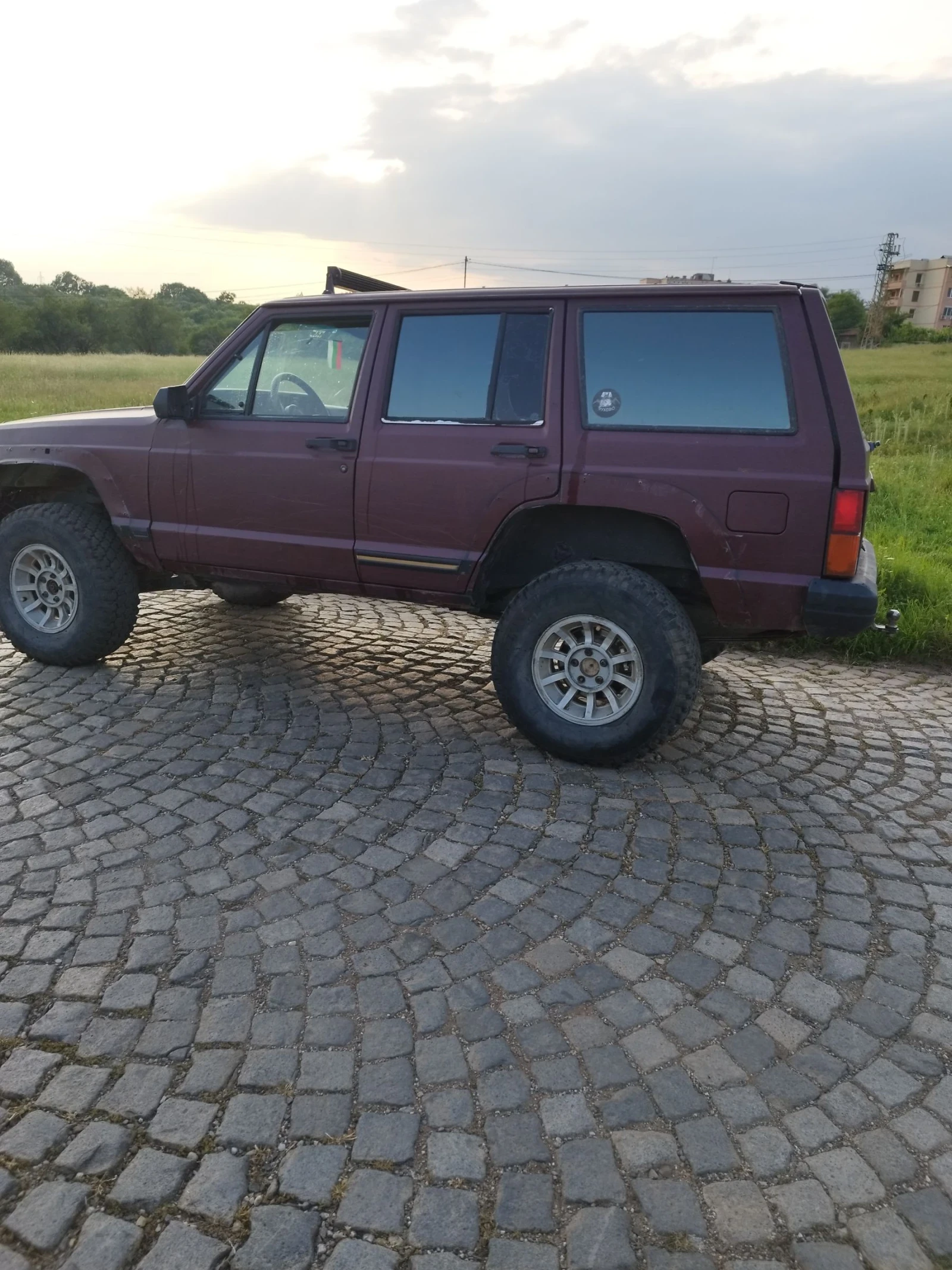 Jeep Cherokee  - изображение 2