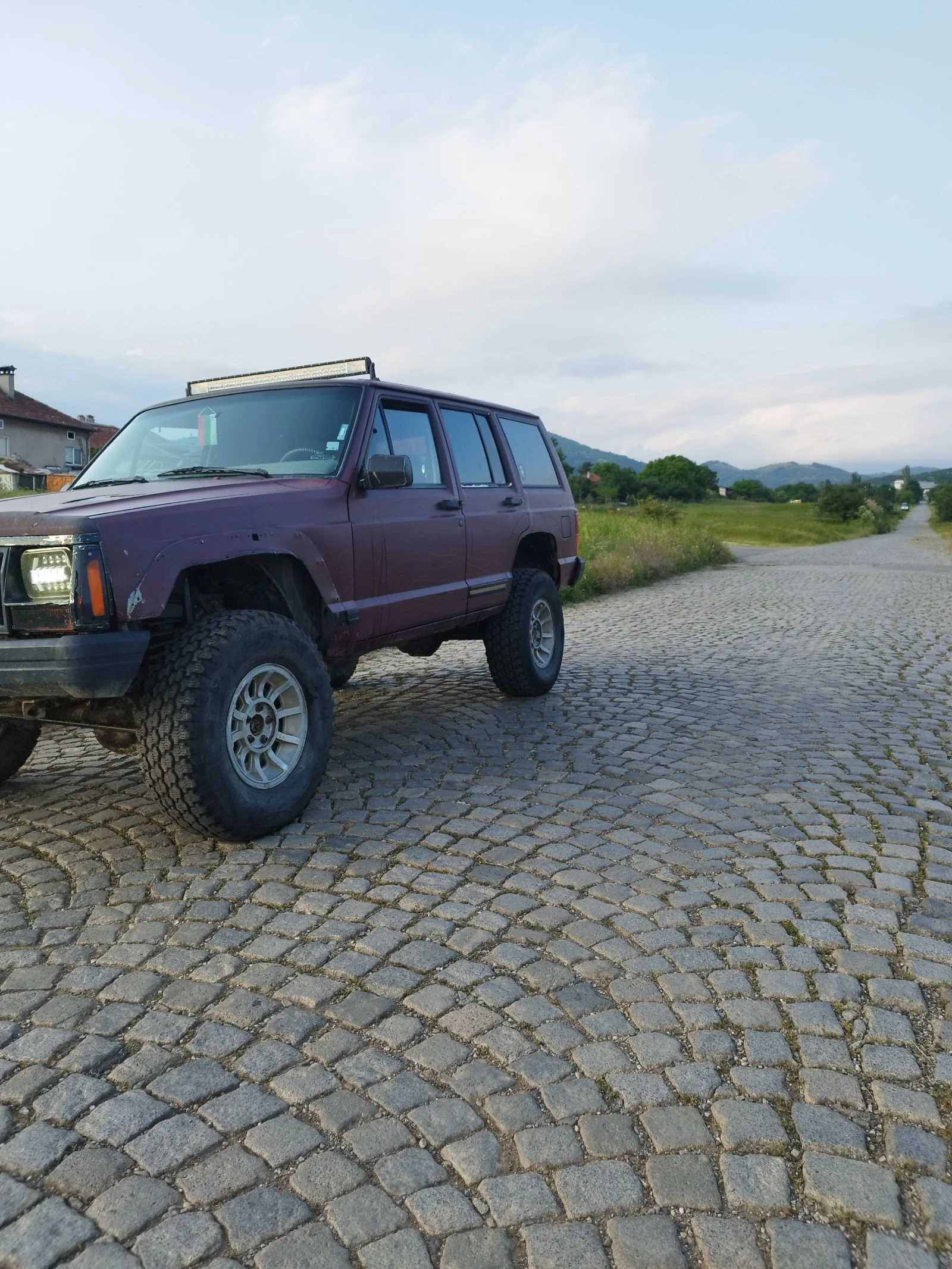 Jeep Cherokee  - изображение 4
