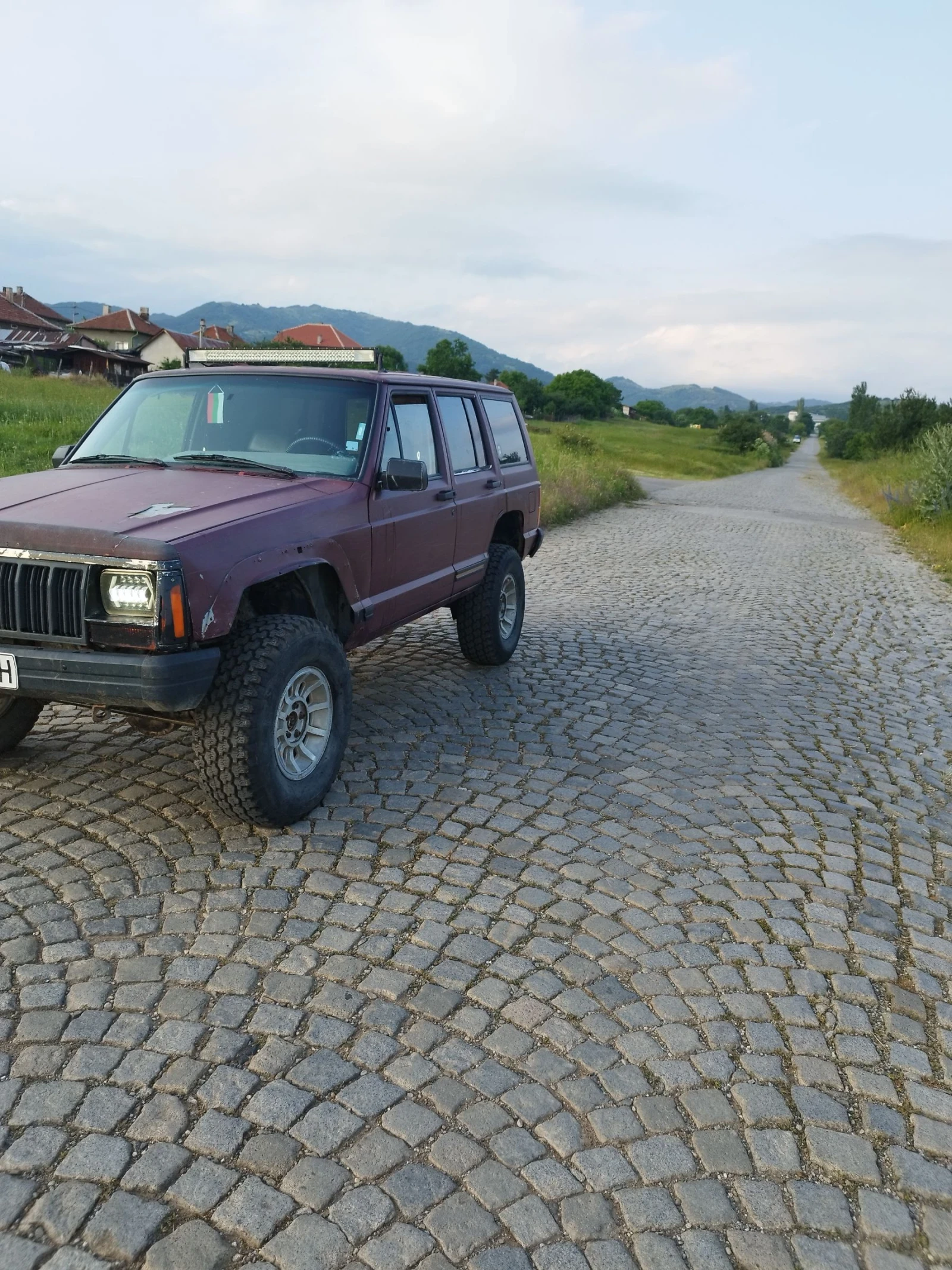 Jeep Cherokee  - изображение 3