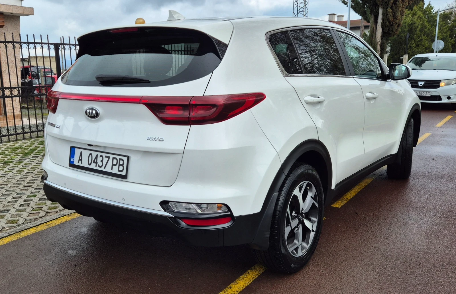 Kia Sportage 2.4, снимка 2 - Автомобили и джипове - 54580441