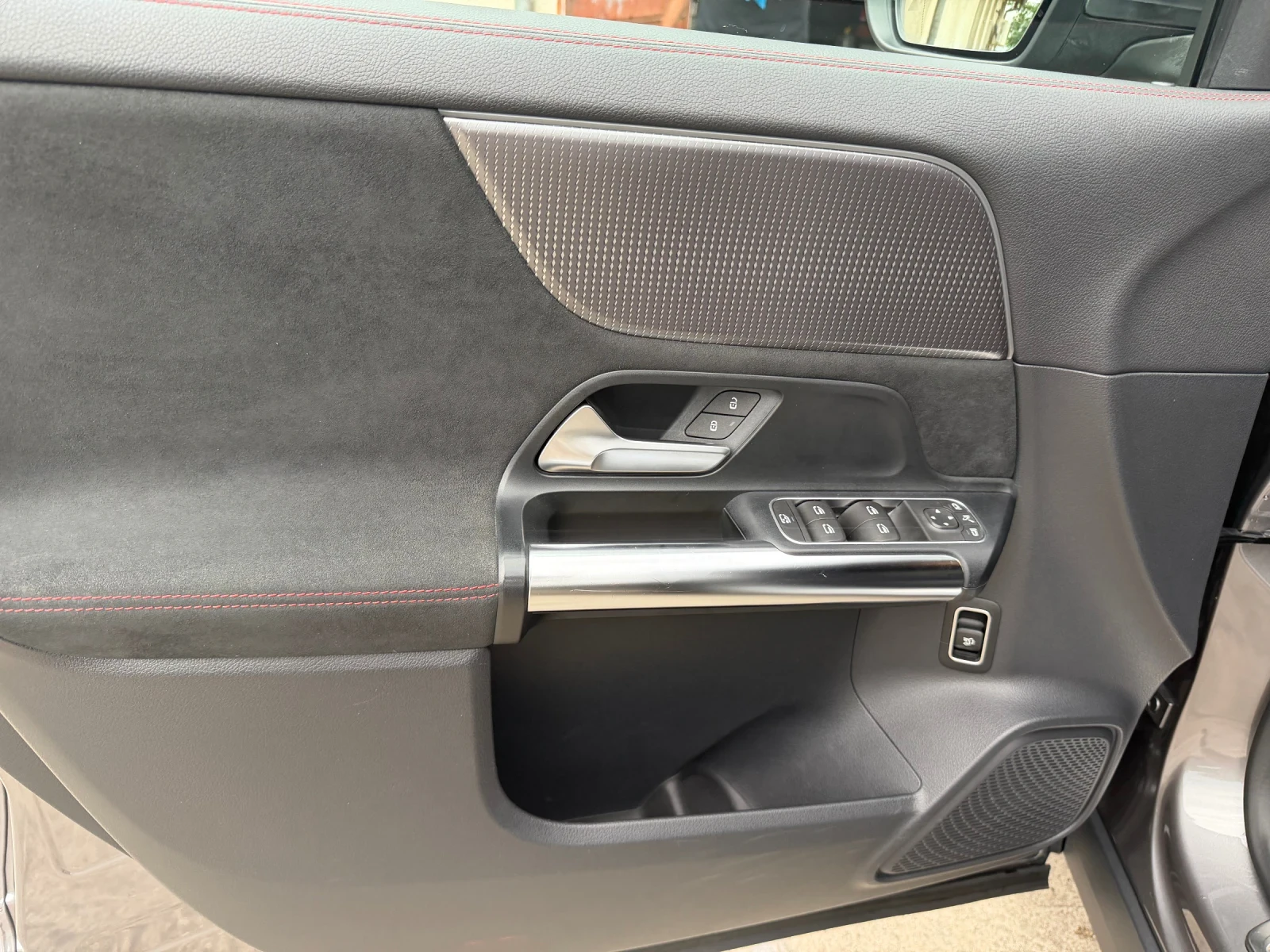 Mercedes-Benz EQA 250 PREMIUM, снимка 15 - Автомобили и джипове - 55102377