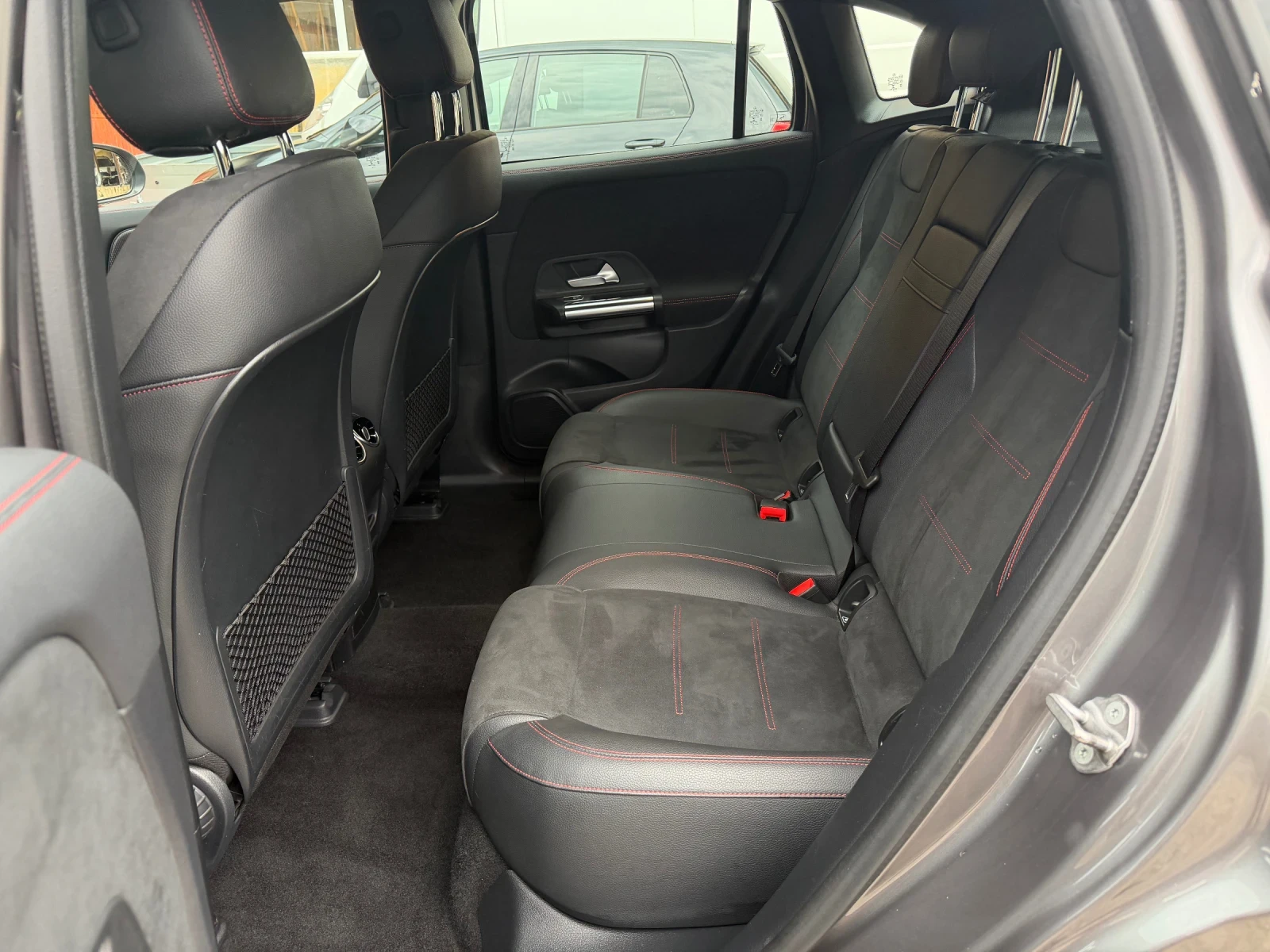 Mercedes-Benz EQA 250 PREMIUM, снимка 12 - Автомобили и джипове - 55102377